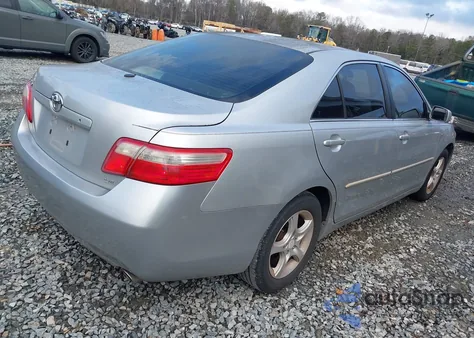 2007 Toyota Camry Le V6 z USA, uszkodzony, nr VIN 4T1BK46K37U558037